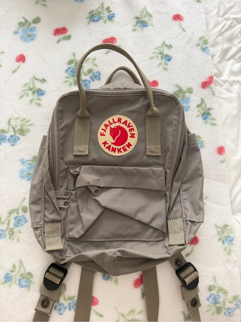 Fjallraven Kånken Mini Backpack — Gray
